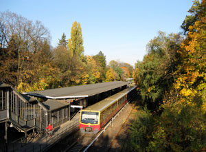 Stazione S-Bahn vicina all’Hotel-Pension Enzian